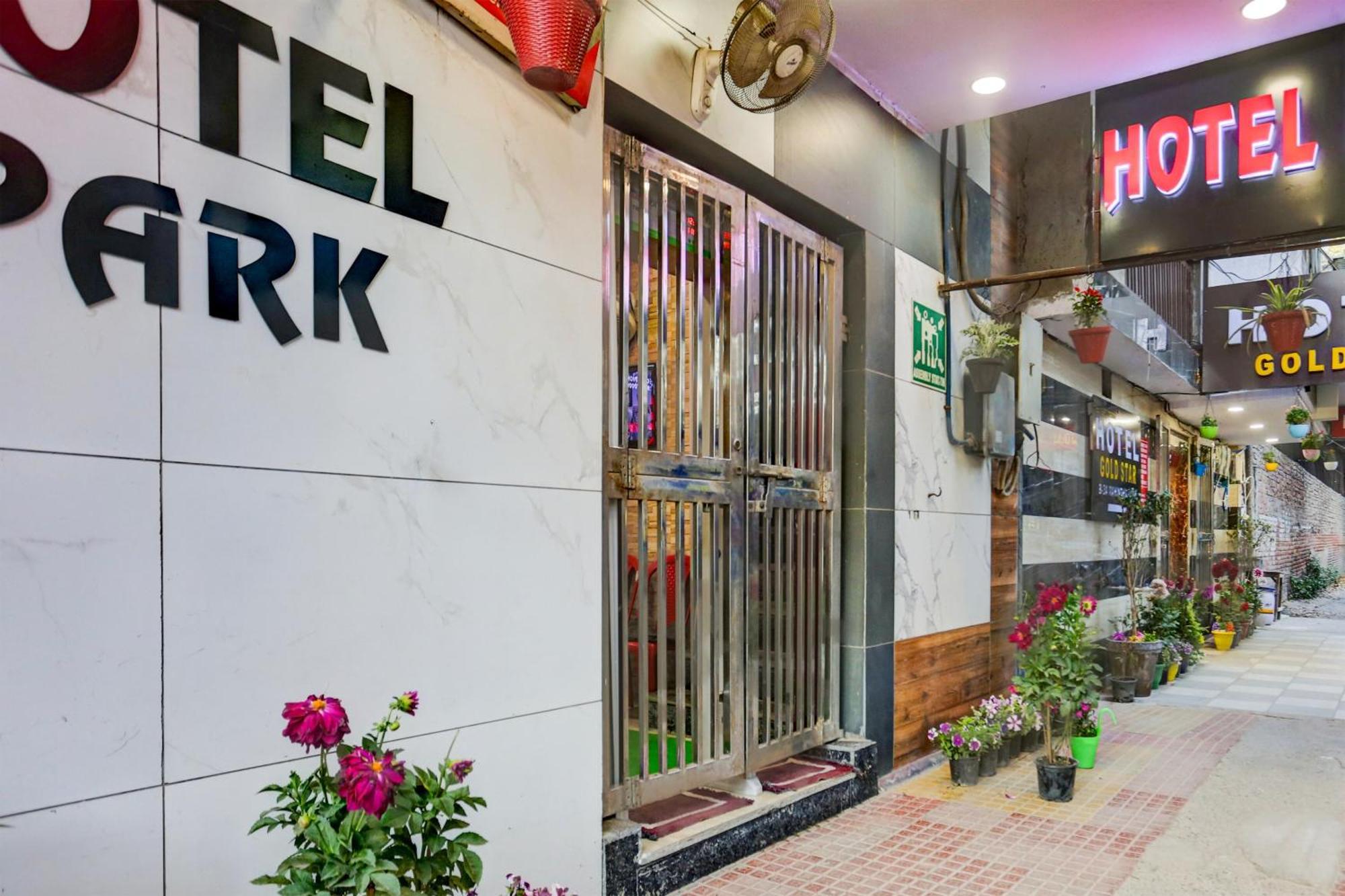Hotel O Park View Delhi  Dış mekan fotoğraf