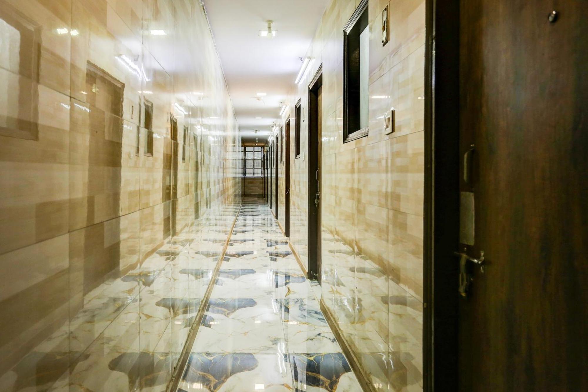 Hotel O Park View Delhi  Dış mekan fotoğraf